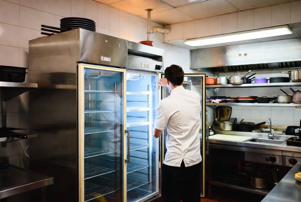 How to Clean Commercial Refrigerator Door Gaskets